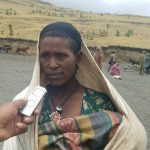 Une femme de Sona membre du conseil d'école. Aide Alimentaire Ethiopie Covid-19 ONG